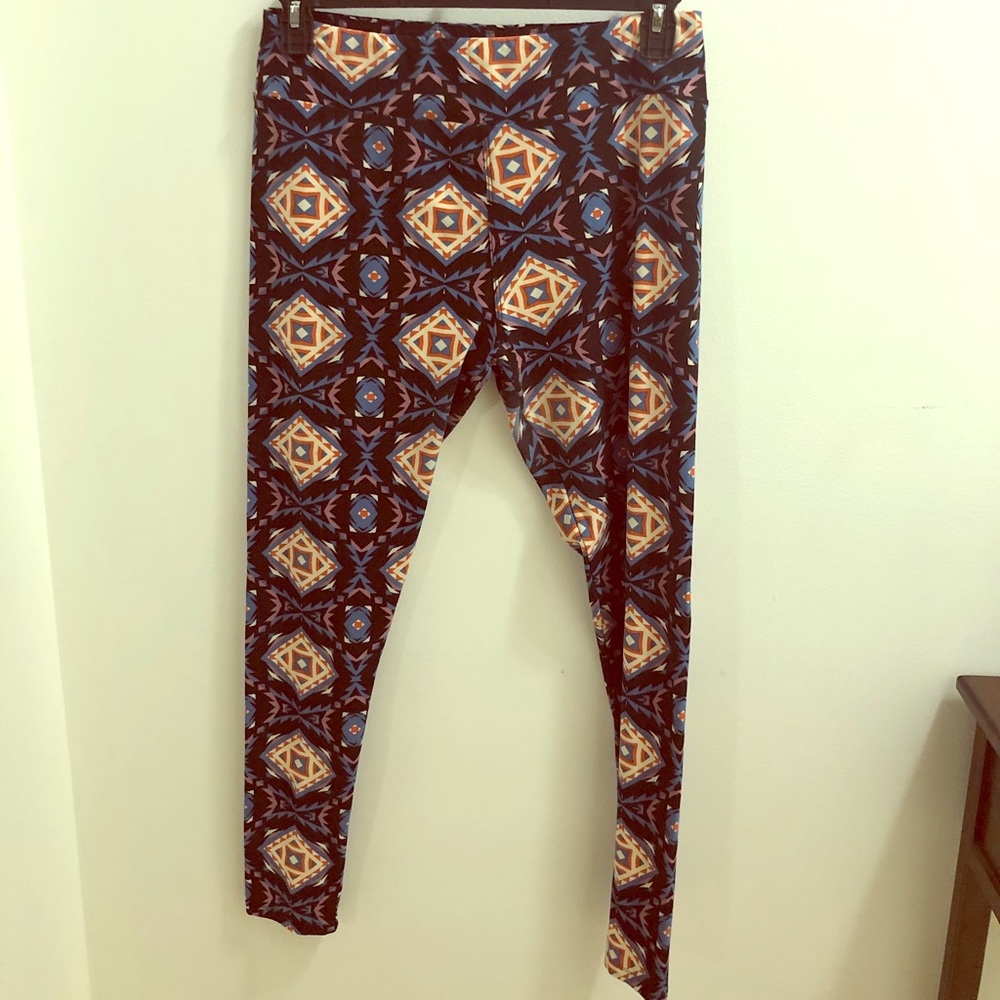 LuLaRoe Tall & Curvy leggings